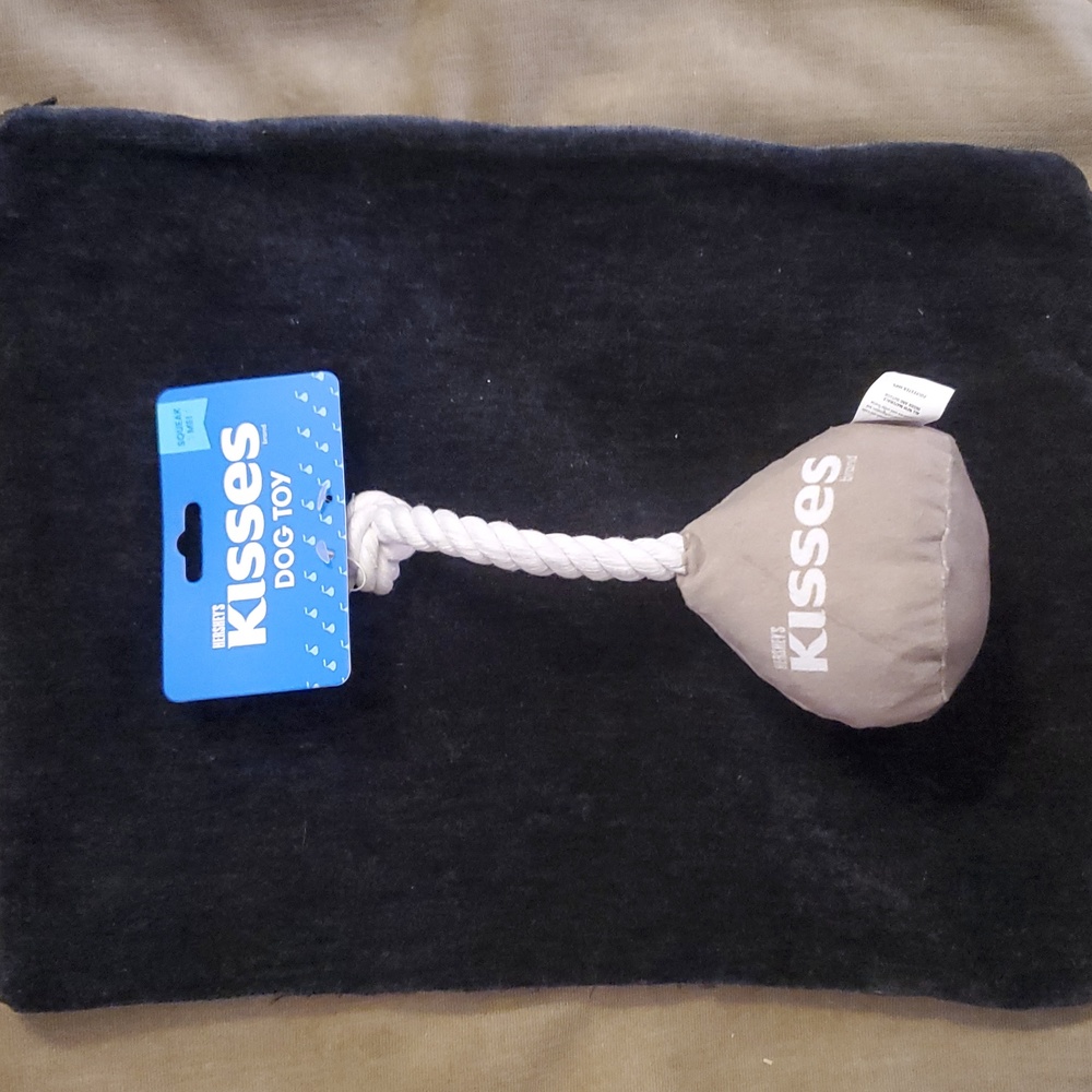 🐕  HERSHEY'S KISS DOG SQUEAK & FETCH TOY 🐕 BRAND NEW
